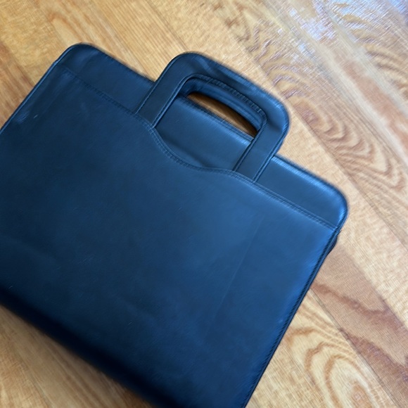 Leather portfolio - Picture 2 of 9